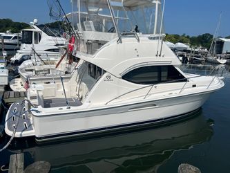 38' Riviera 2005 Yacht For Sale